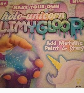 This fun kit includes all you need to make and des